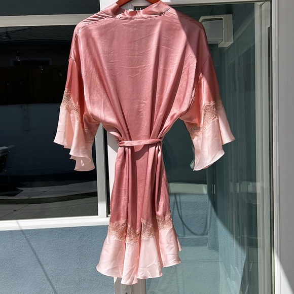 Victoria's Secret satin silk flounce ruffle robe women's size extra small​​ - Picture 3 of 6